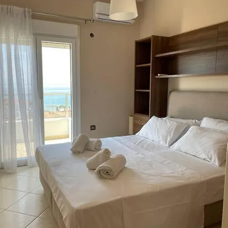 公寓 καινούργιο διαμέρισμα με θέα θάλασσα 尼亚伊拉克利亚